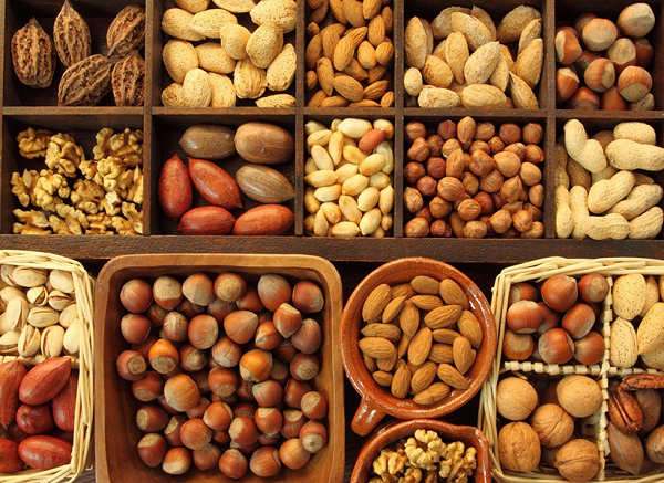 Các loại hạt là đồ ăn vặt lý tưởng vì chúng rất giàu dinh dưỡng 