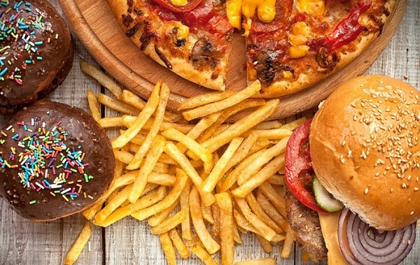 Thức ăn nhanh khiến đường huyết tăng đột ngột