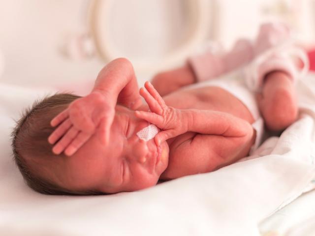 Trẻ bị sinh non do mẹ mắc tiểu đường thai kỳ